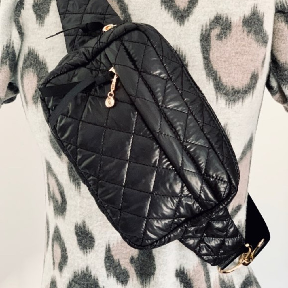 FALL 2021. NEW IN. Black Fanny Pack - Crossbody - Bum Bag